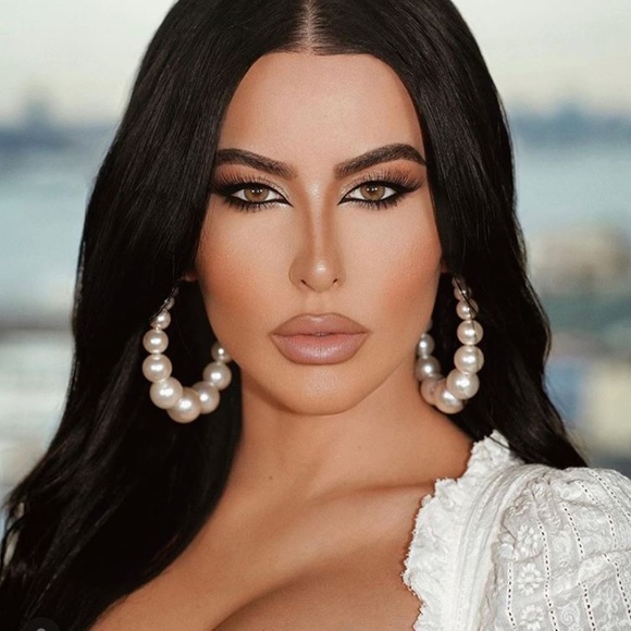 Pearl World | White Pearl Circle Hoop Earrings - Picture 3 of 5